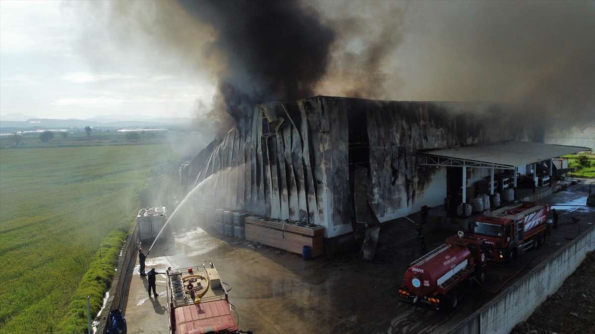 Patates cipsi fabrikasında korkutan yangın! Kullanılamaz hale geldi 4